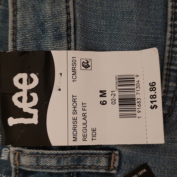 Lee Mid-Rise Short Regular Fit Denim Shorts - Picture 2 of 5